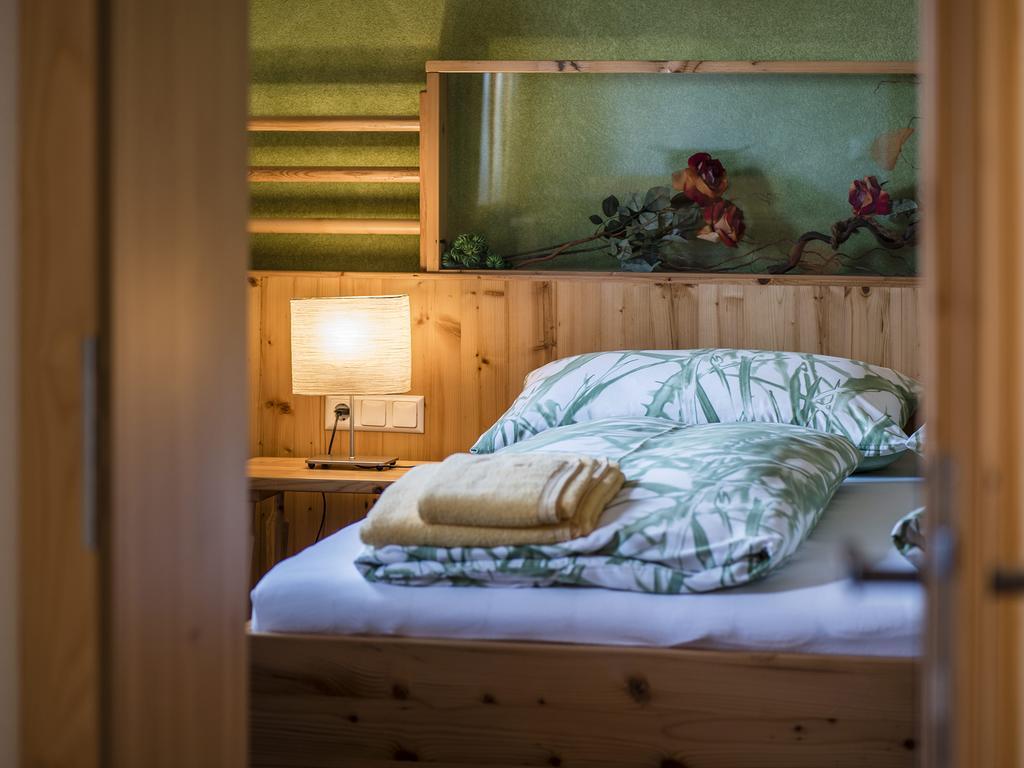 Sonnenalm Mountain Lodge Grobming Room photo